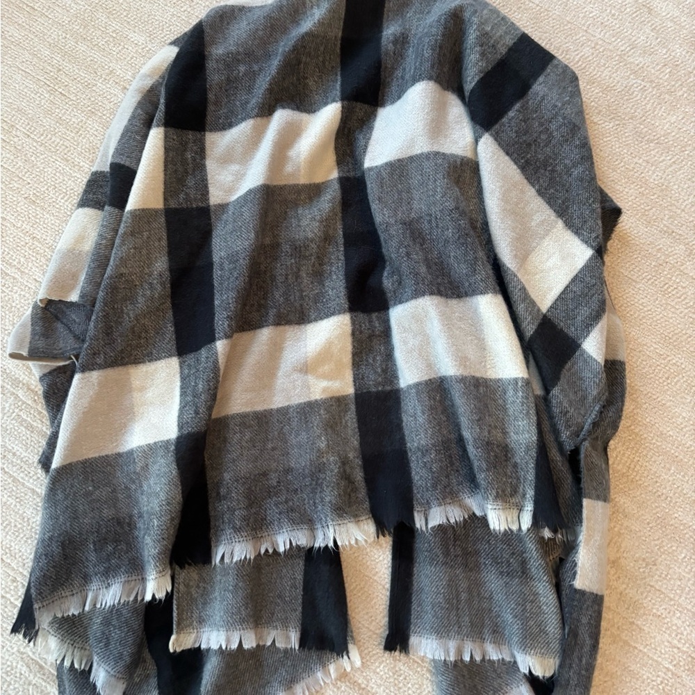 Lucky Brand Black and Gray Checkered Cape - Picture 6 of 8